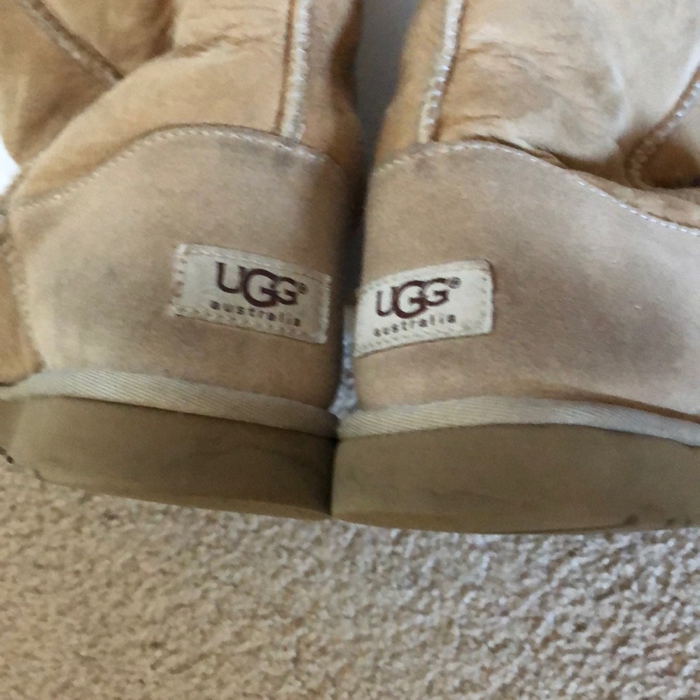 Bailey bottom Uggs good condition just little duty - Picture 5 of 7